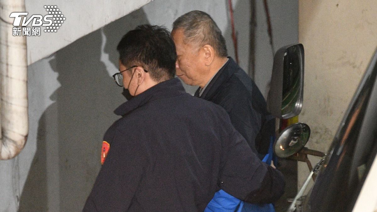 京華城案再爆「8大金庫」密帳不明？柯文哲還押嘴角微笑