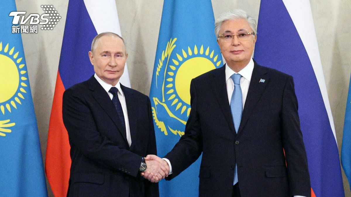 俄羅斯總統普欽（Vladimir Putin）與哈薩克總統托卡耶夫(Kassym-Jomart Tokayev) (圖／達志影像美聯社)
