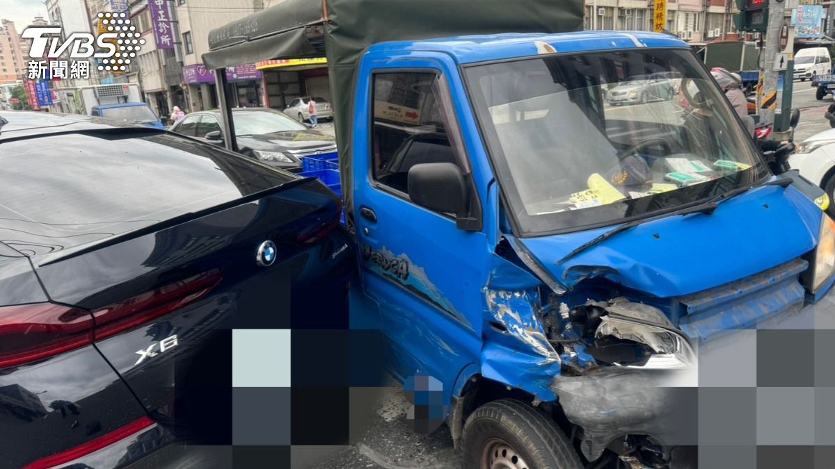 貨車車頭凹陷。(圖/TVBS)