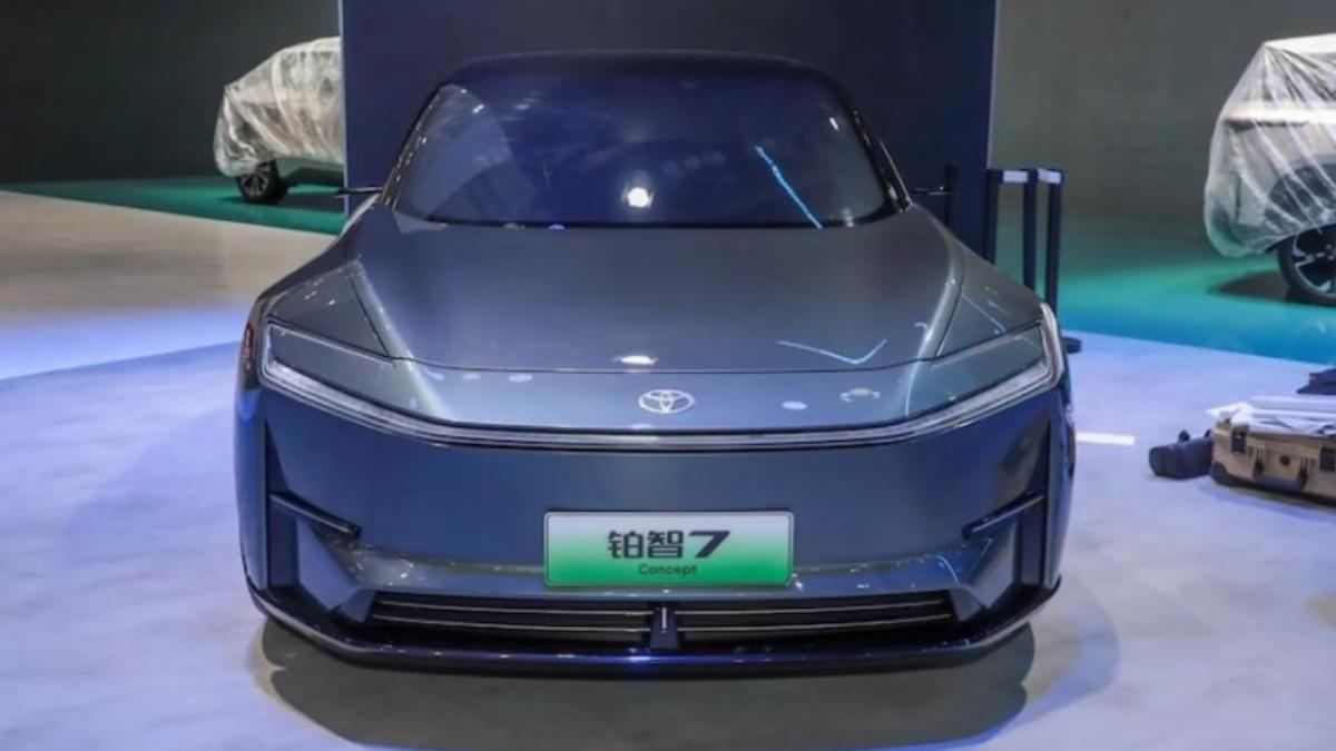 bZ7 Concept從車頭設計來看還會誤以為是Camry轎跑版本。(圖/dongchedi.com)