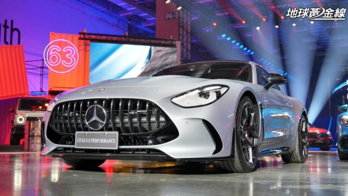 Mercedes-AMG GT 63 S E Performance Coupé則是1,076萬元起。(圖/地球黃金線)