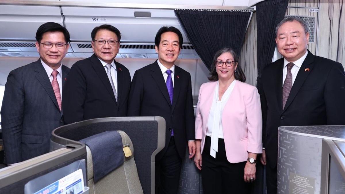 總統賴清德、總統府秘書長潘孟安、外交部長林佳龍前往檀香山。(圖/翻攝自AIT Chair, Laura Rosenberger推特)