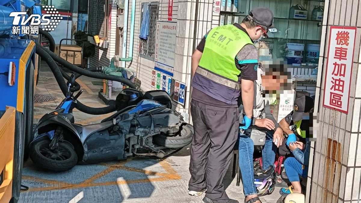 有片/彰化6歲童誤觸油門!連人帶車暴衝撞油罐車 父子慘摔