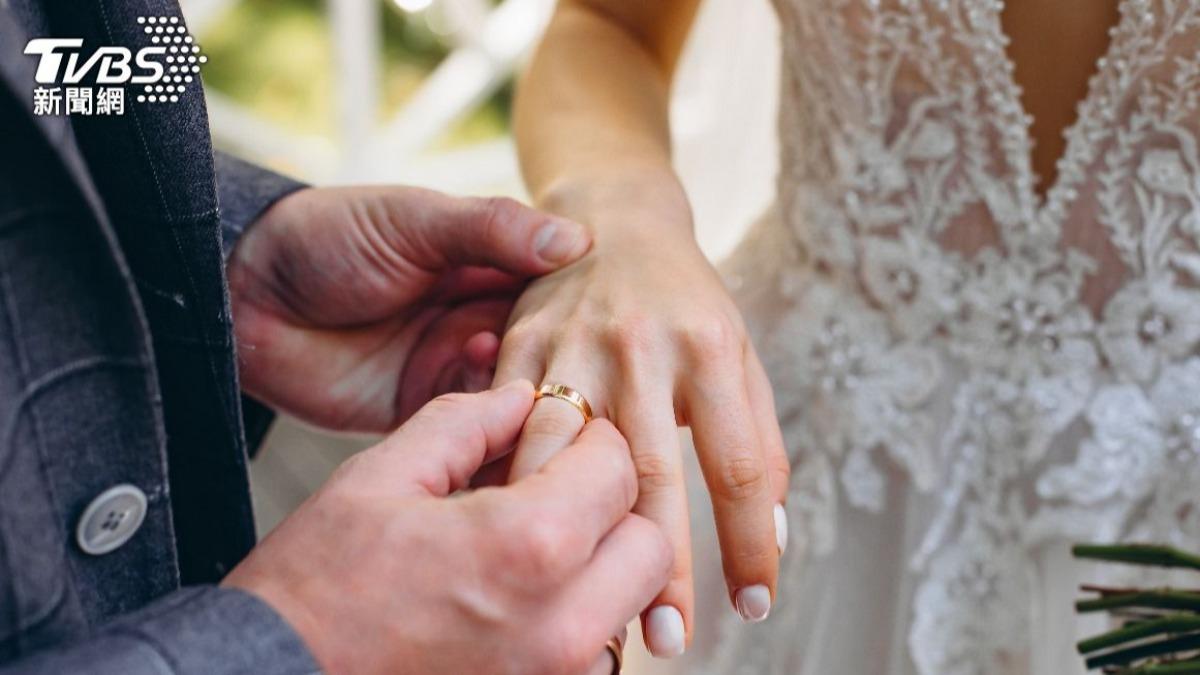 算命說這天結婚「尪3年必死！」迷信婆婆求改期　新娘氣：不辦了