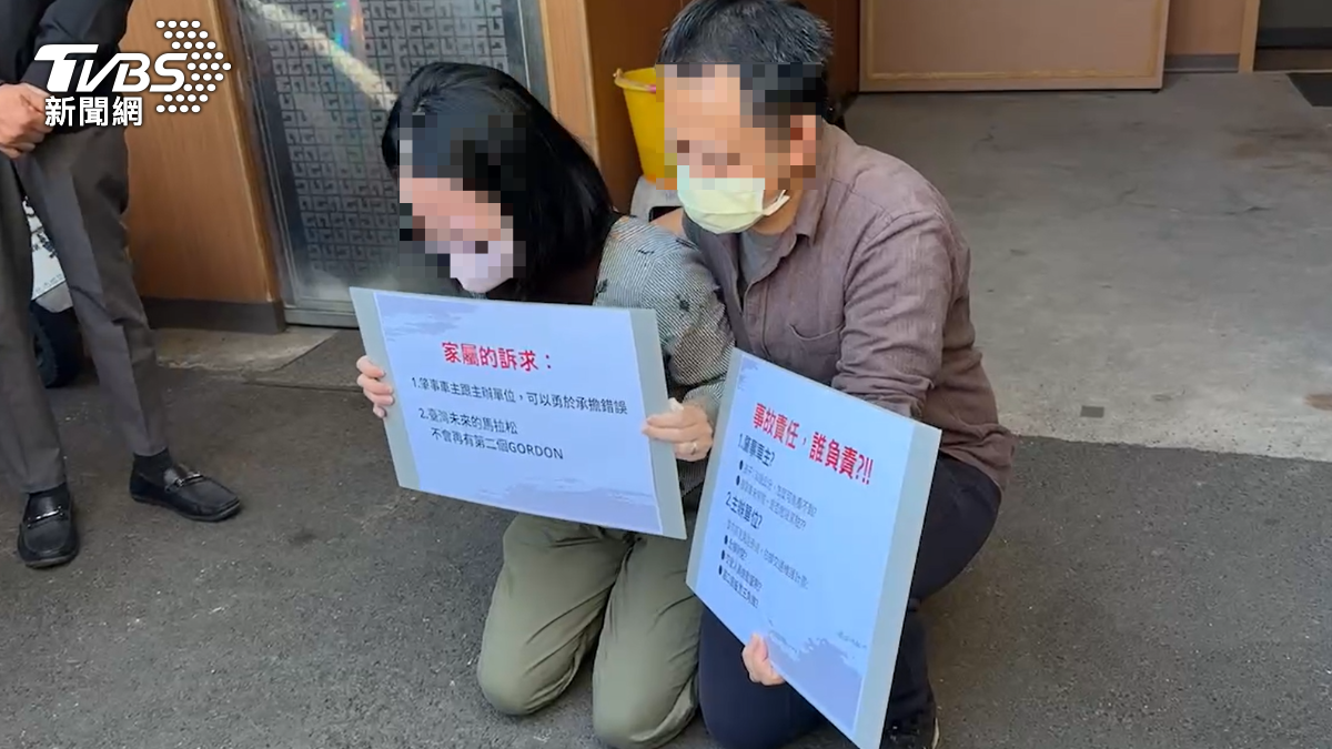 9歲童路跑遭休旅車輾斃 父母撕心裂肺「殯儀館下跪」討公道