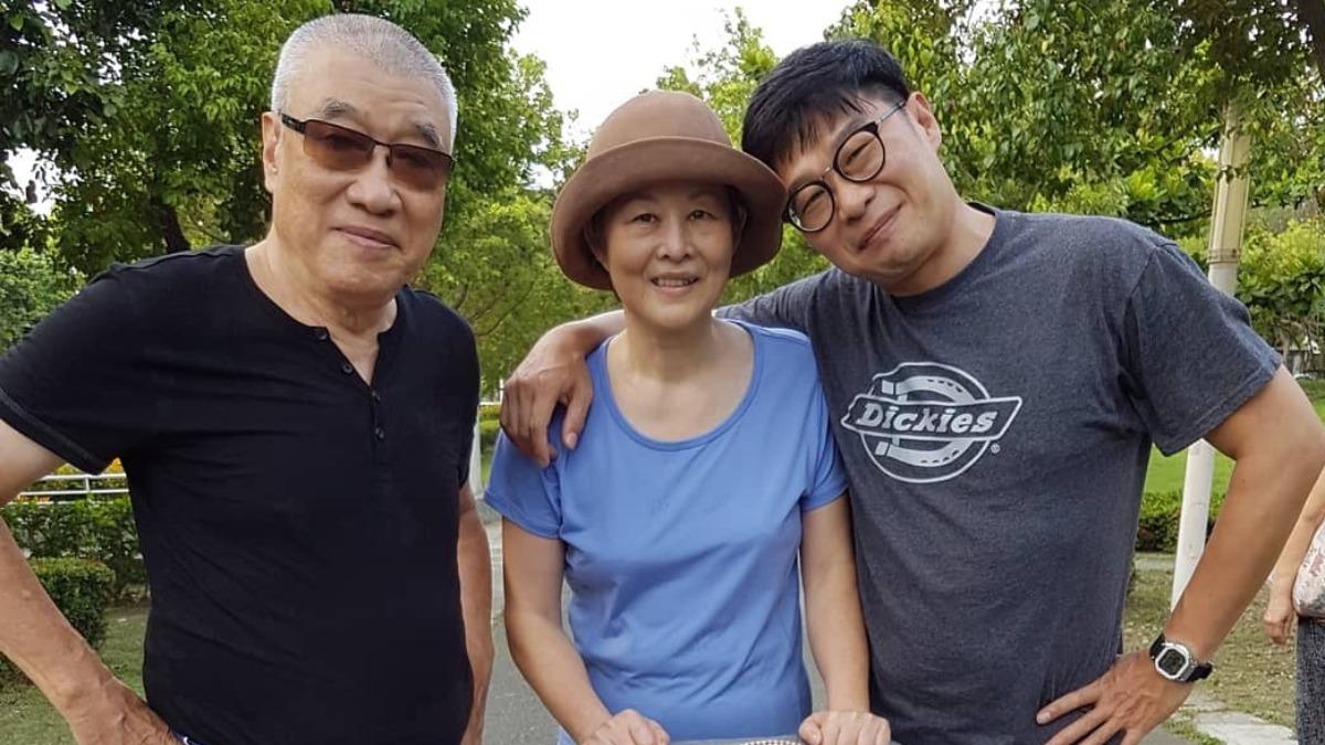 馬力歐和父母的合影。(圖/馬力歐提供)