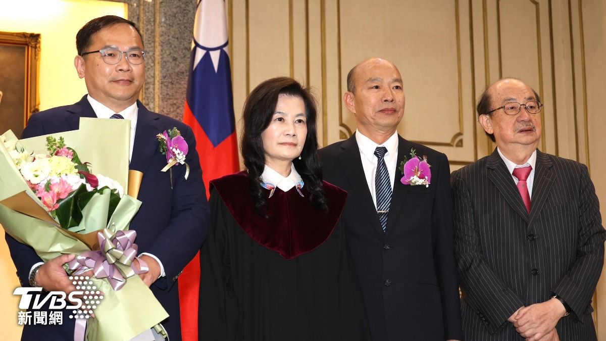 王義川宣誓就職　韓國瑜突喊「可以開始酒測嗎」笑翻全場