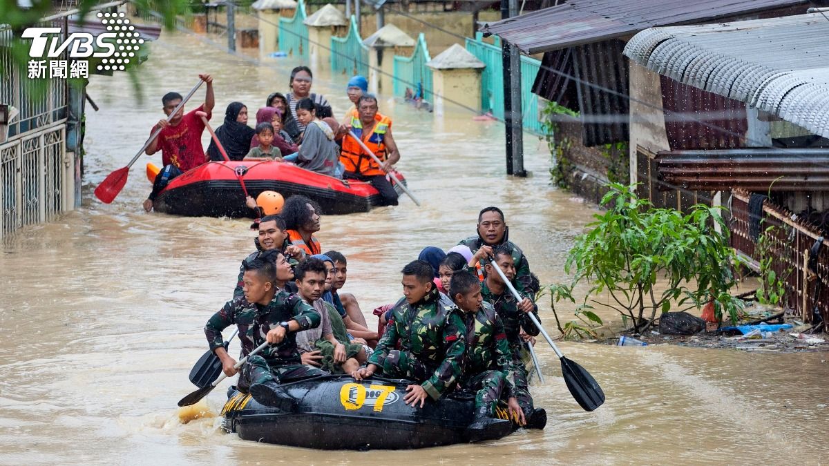 印尼暴雨成災!嚴重土石流釀31死 雅加達淹水一度達260公分