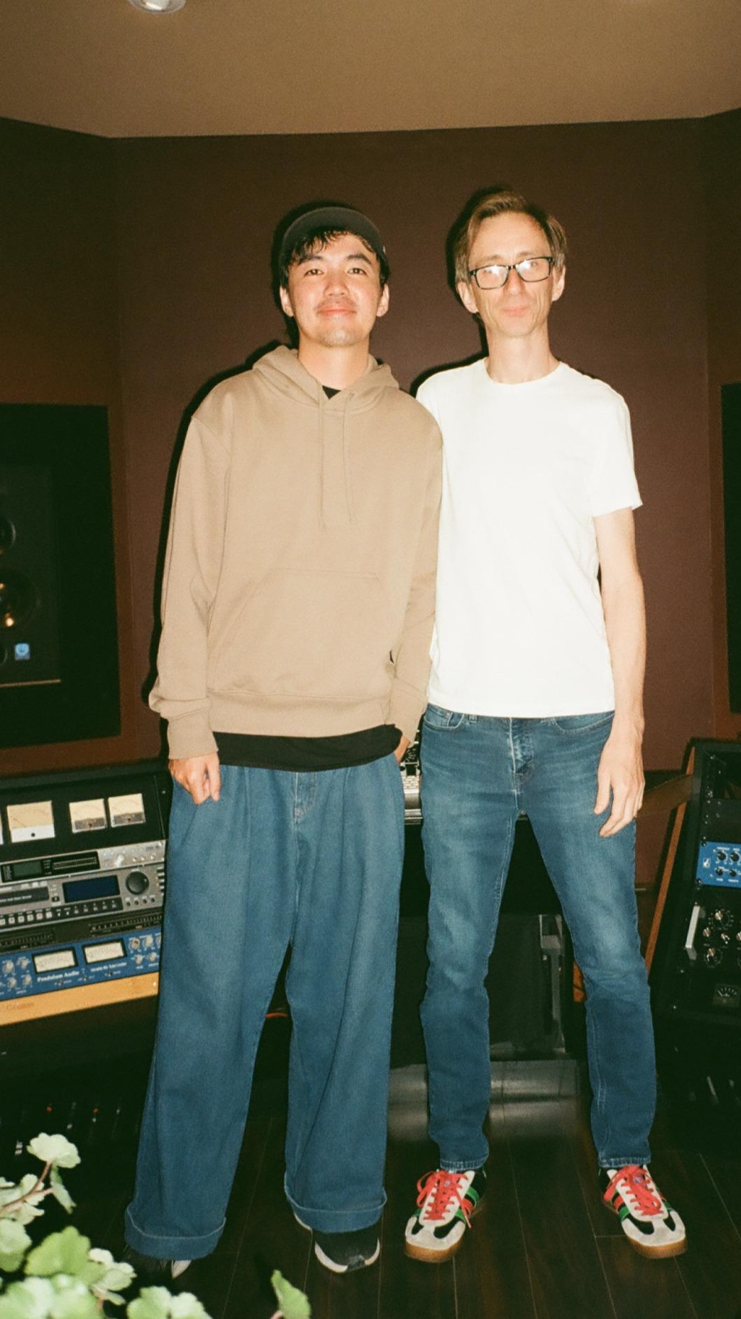 Everydaze(左)Mastering大師Ruairi O’flaherty(右)。(圖/Everydaze提供)
