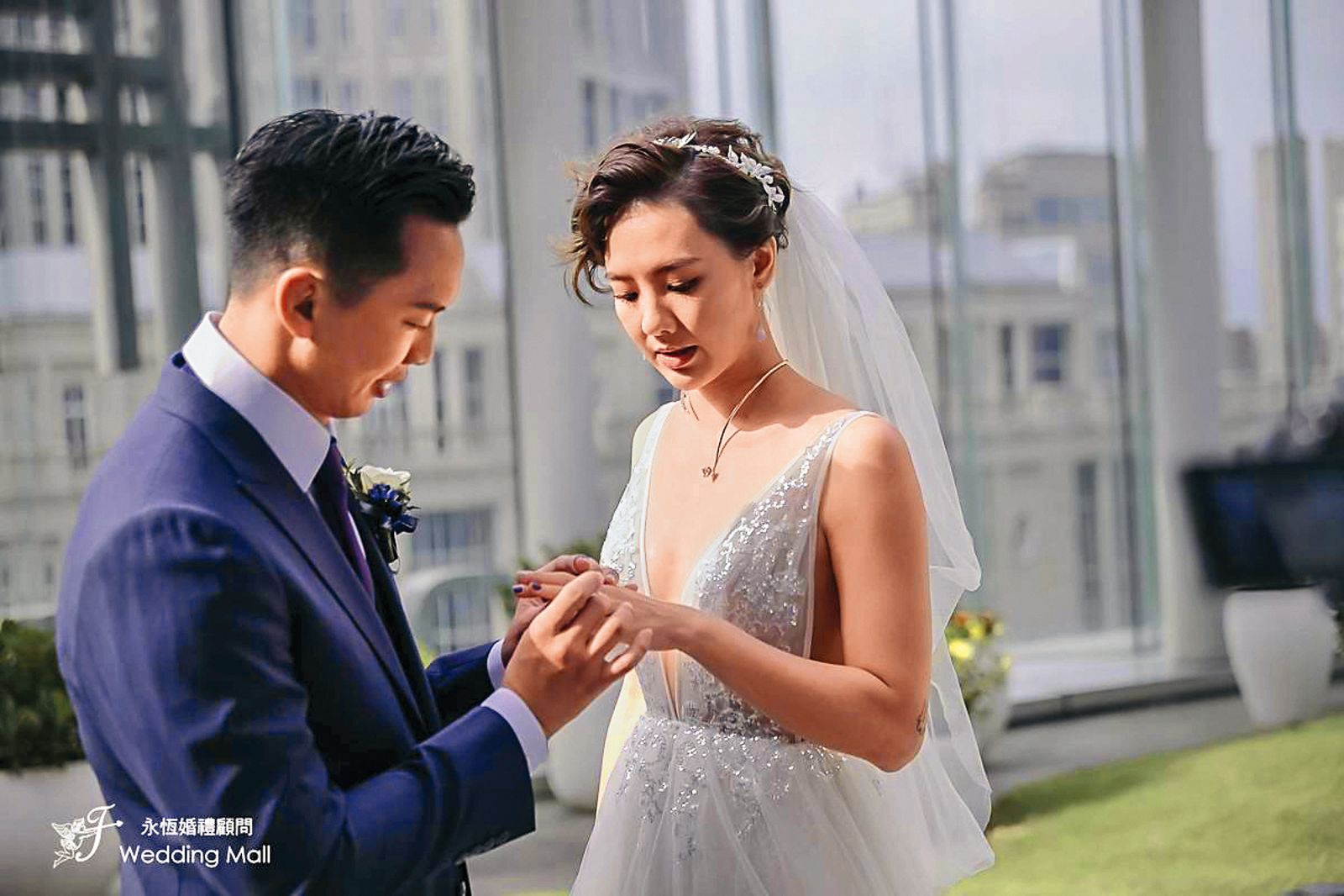 劉雨柔（右）前夫是格鬥選手黃育仁（左），她因不滿男方和女同事過從甚密而離婚。（圖／米兔哥娛樂提供）