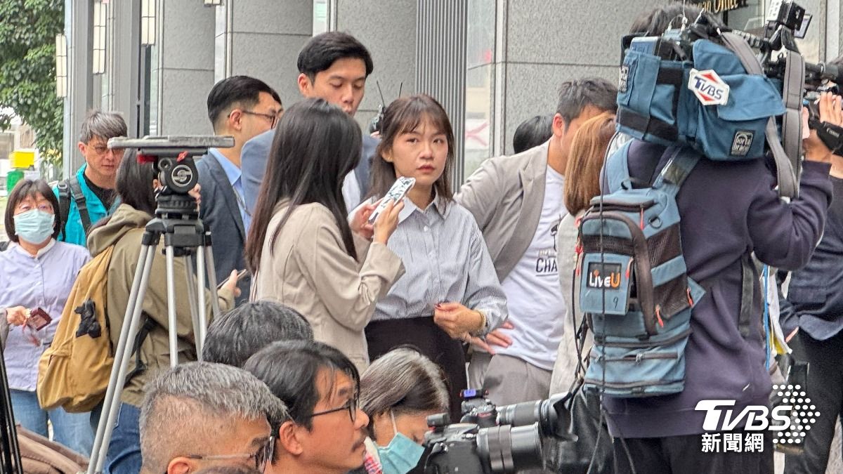 今天的記者會已經可以看到張彤忙進忙出的身影。(圖/劉庭宇攝)