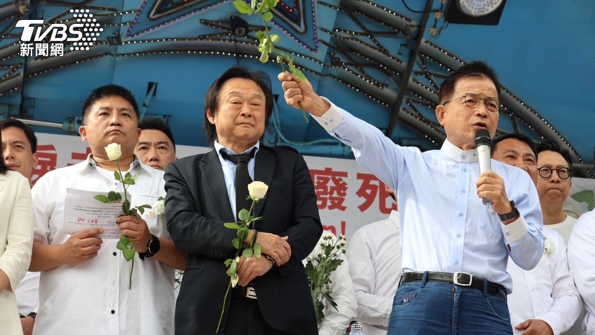 綠唯一到場!王世堅現身反廢死集會 遭民眾嗆:你要回去講啊