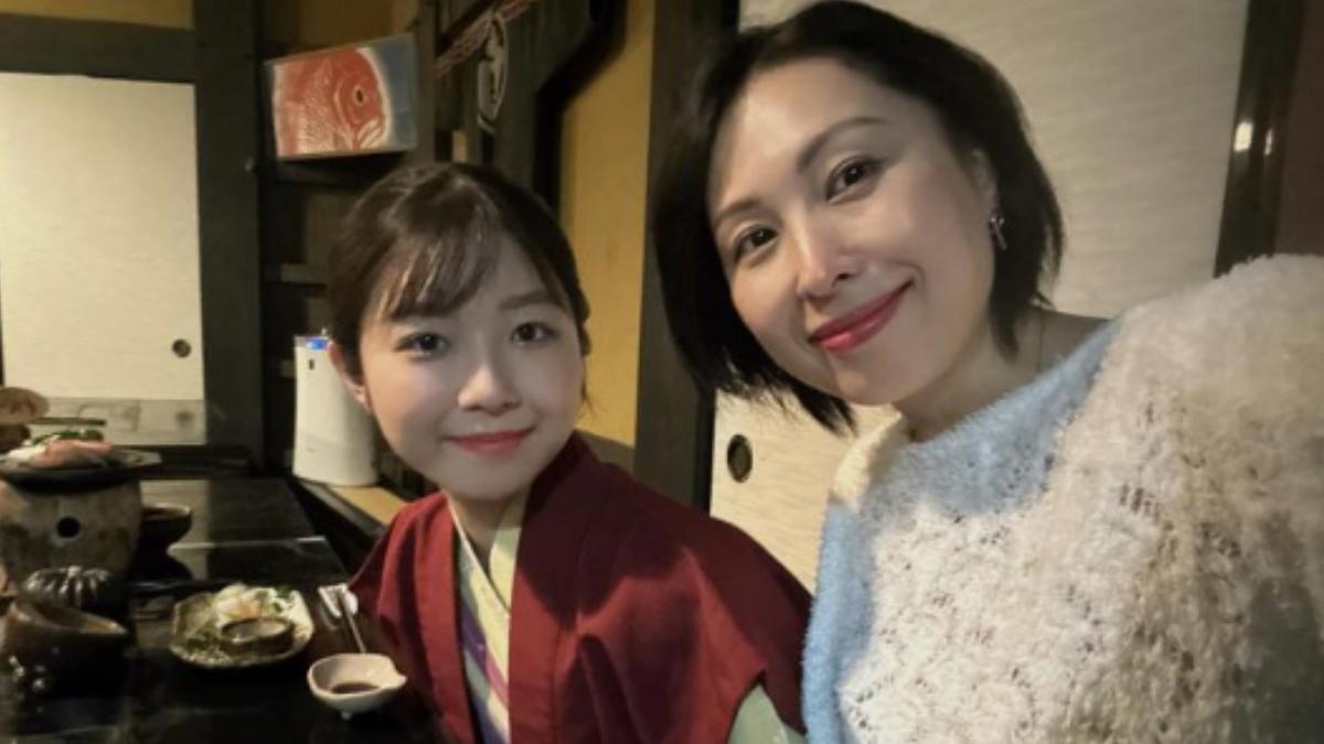 佐田茉莉子和女兒感情好,目前全力支持女兒的偶像事業。(圖/取自IG)