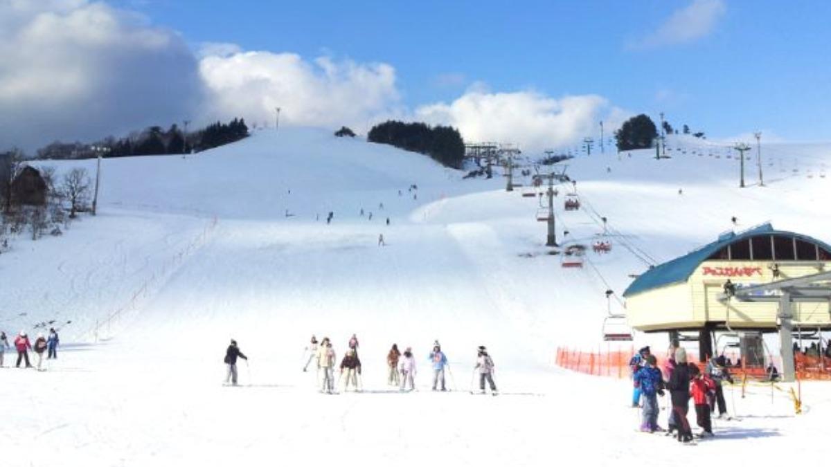 「上神鍋滑雪場」八成是初、中級雪道。(圖 / 豐岡市Visit Kinosaki提供)