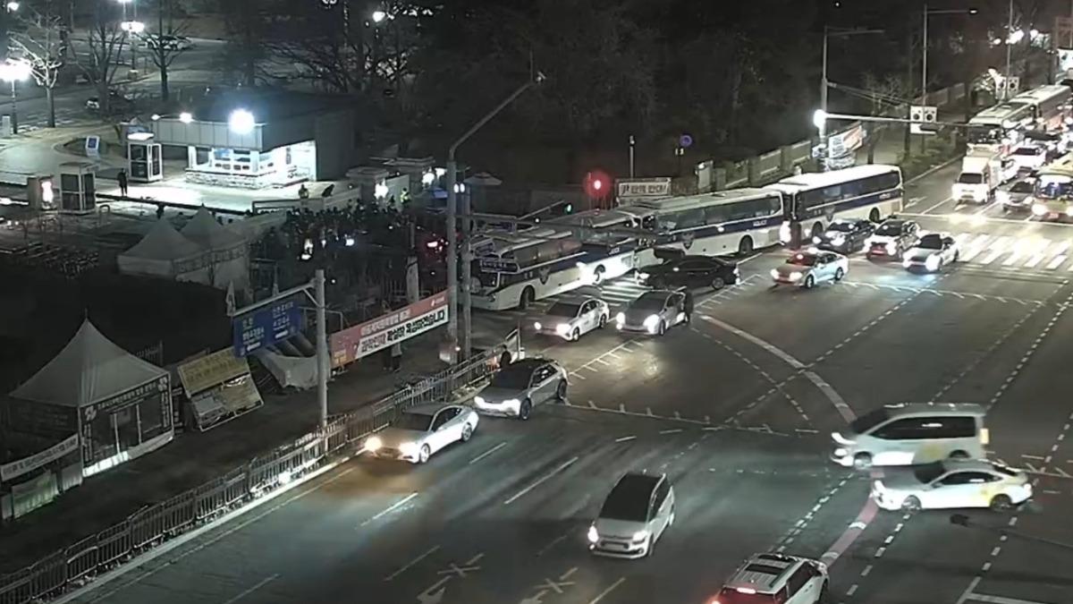 韓媒報導,官方下令禁止集會活動。(圖/翻攝自X)