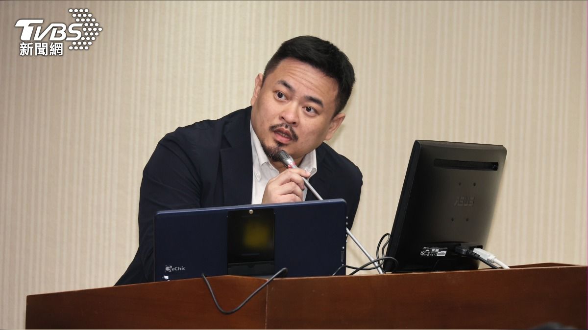 145萬買咖啡豆、垃圾清運都花就安基金 洪申翰首備詢坦言不合理