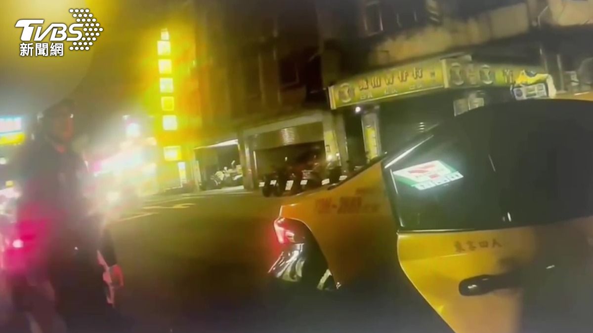 警方到場了解狀況,雙方最後和解收場。(圖/TVBS)