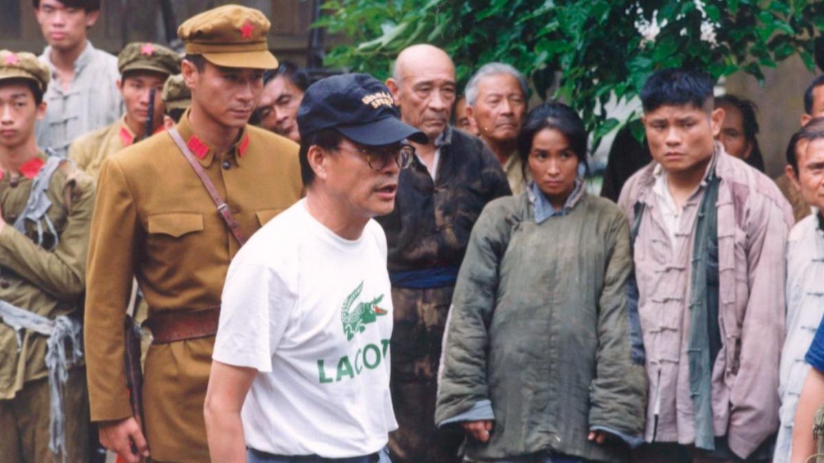 許效舜、高金素梅曾演出劉家昌(白衣)執導的《梅珍》。(圖/長宏提供)