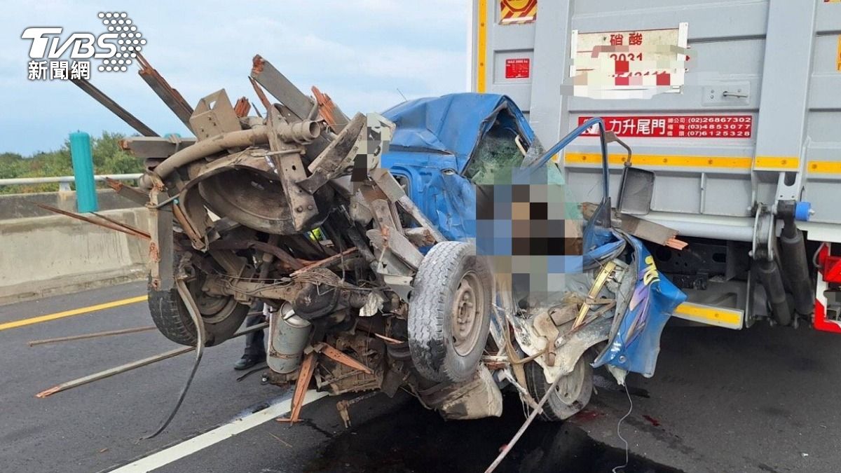 台61線嚴重車禍釀3死1傷!貨車斷頭 駕駛慘夾死車內