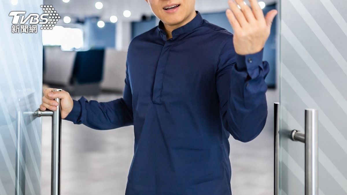 不讓潛規則丟飯碗?她拒深夜進房 老闆秒開除「我白提拔妳」
