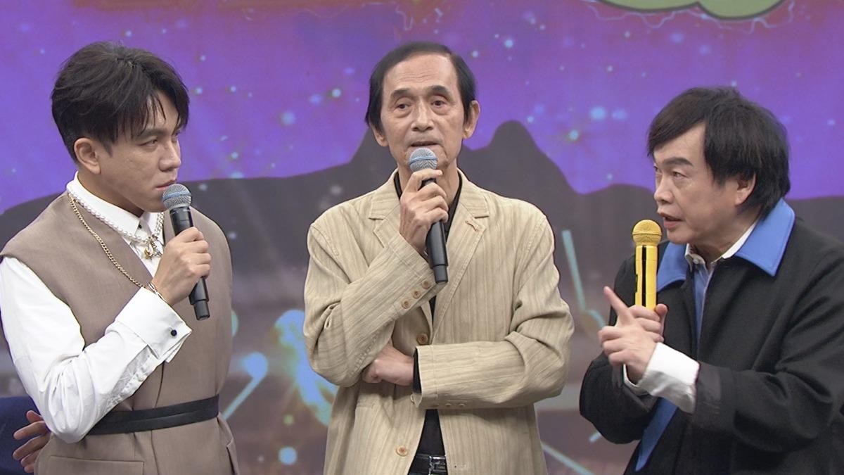 台語歌壇教父紀明陽（中）點評歌手。（圖／中視提供）