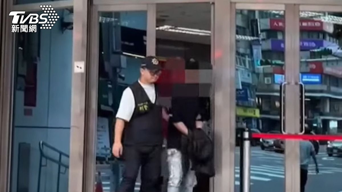 專案小組循線逮到中壢李姓男嫌。（圖／TVBS）