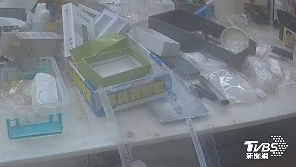 高雄情侶愛的小窩販毒 滿桌「喪屍煙彈」還能客製化口味