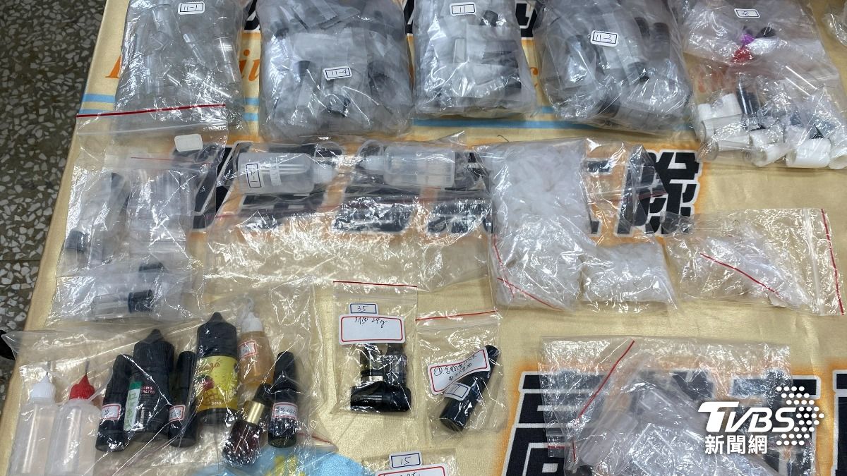 滿桌「喪屍煙彈」還能客製化口味。（圖／TVBS）