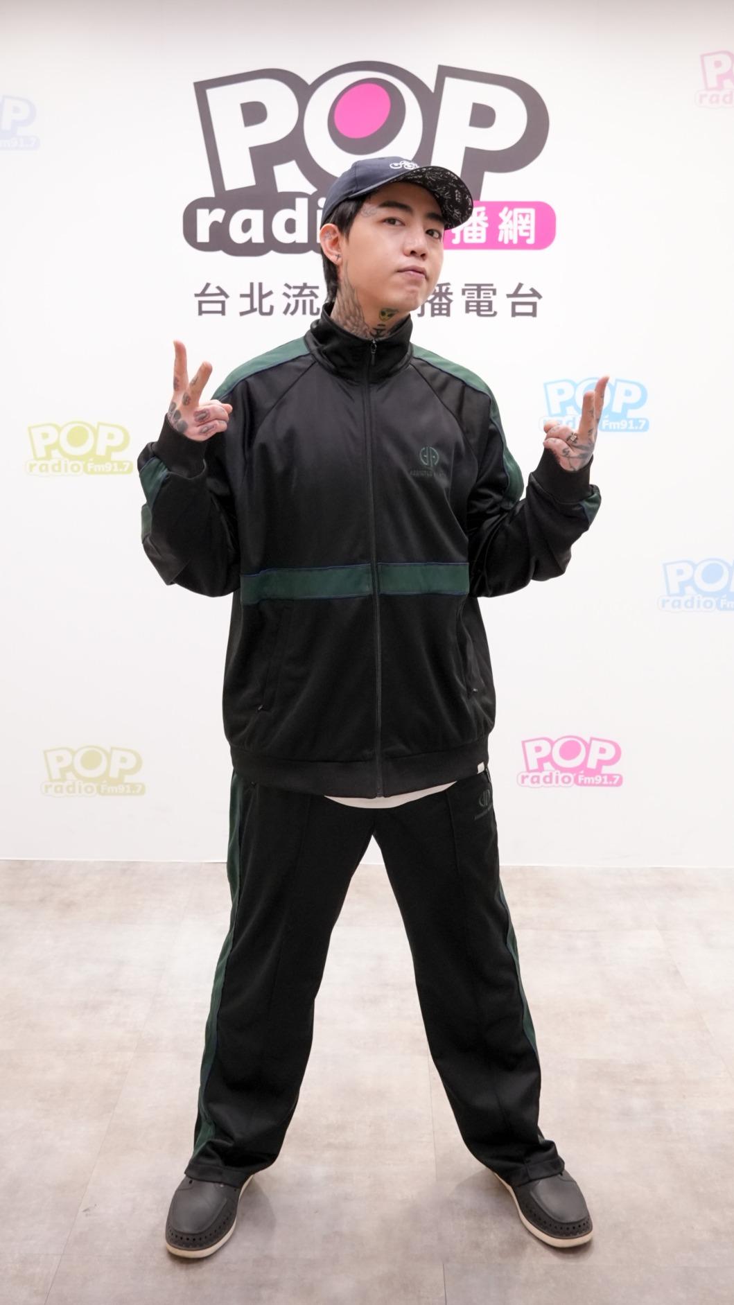 謝和弦回憶生病時的低潮,感謝爸媽始終不離不棄陪伴。(圖/POP Radio提供)
