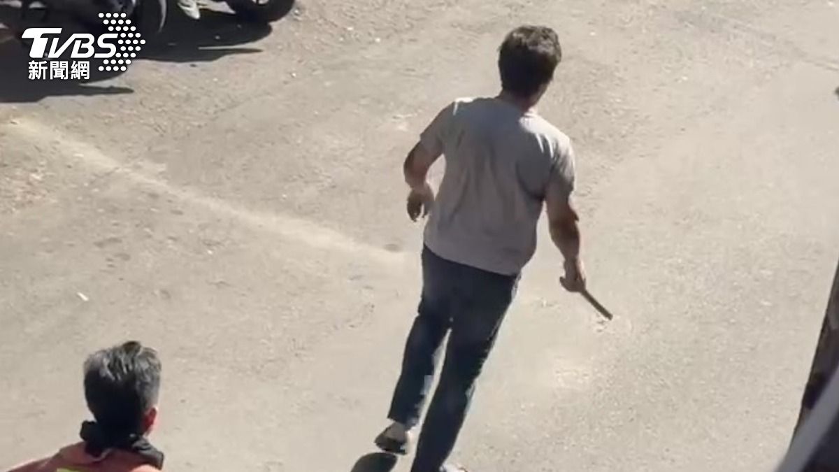 快訊/新北中和火警 警消救火竟遭屋主亮刀追砍