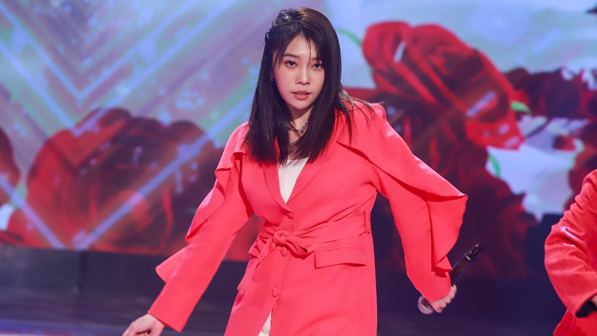女星撿到槍公開嗆她常「起呸面」 白冰冰不演了!真實表情全被拍