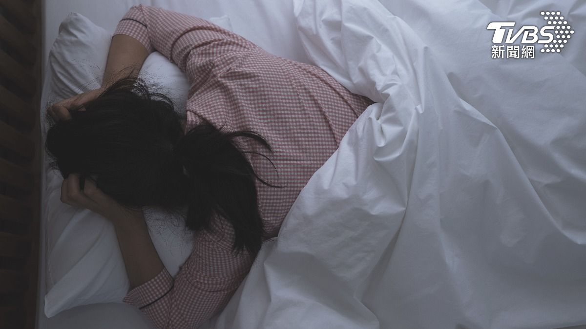 每天苦讀只睡4小時！17歲少女突腦出血　「半夜痛到打滾」猝逝