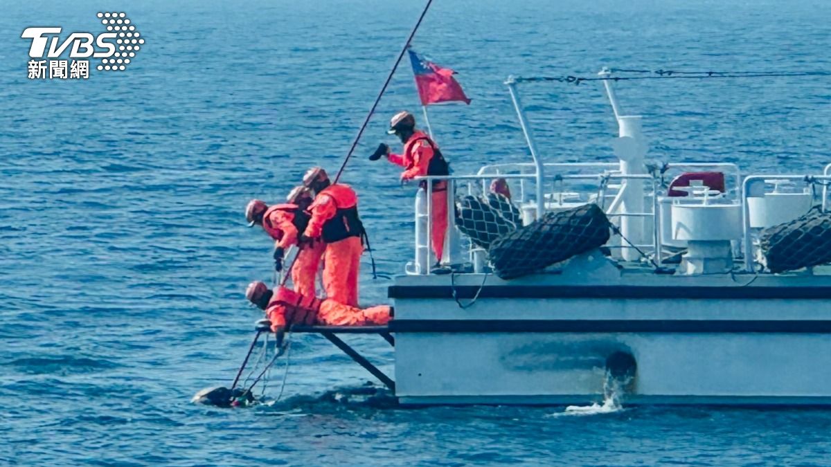屏東枋山海域「驚見浮屍」！海巡署曝無名男特徵　死因待查