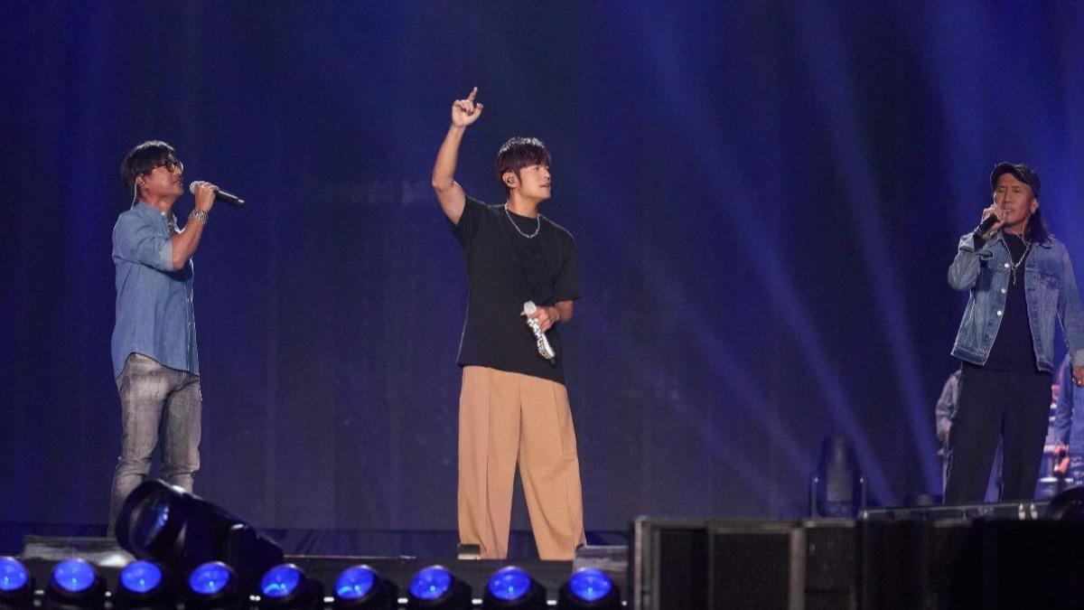 周杰倫合體天團!爆改歌詞「有人去下水道」 驚喜飆唱洗腦神曲
