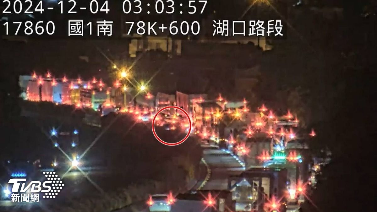 陳梅慧命喪國道「被消失」的撞擊畫面曝。（圖／TVBS）