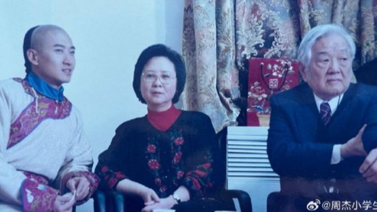 瓊瑤曾說自己把周杰當兒子。(圖/翻攝自周杰微博)