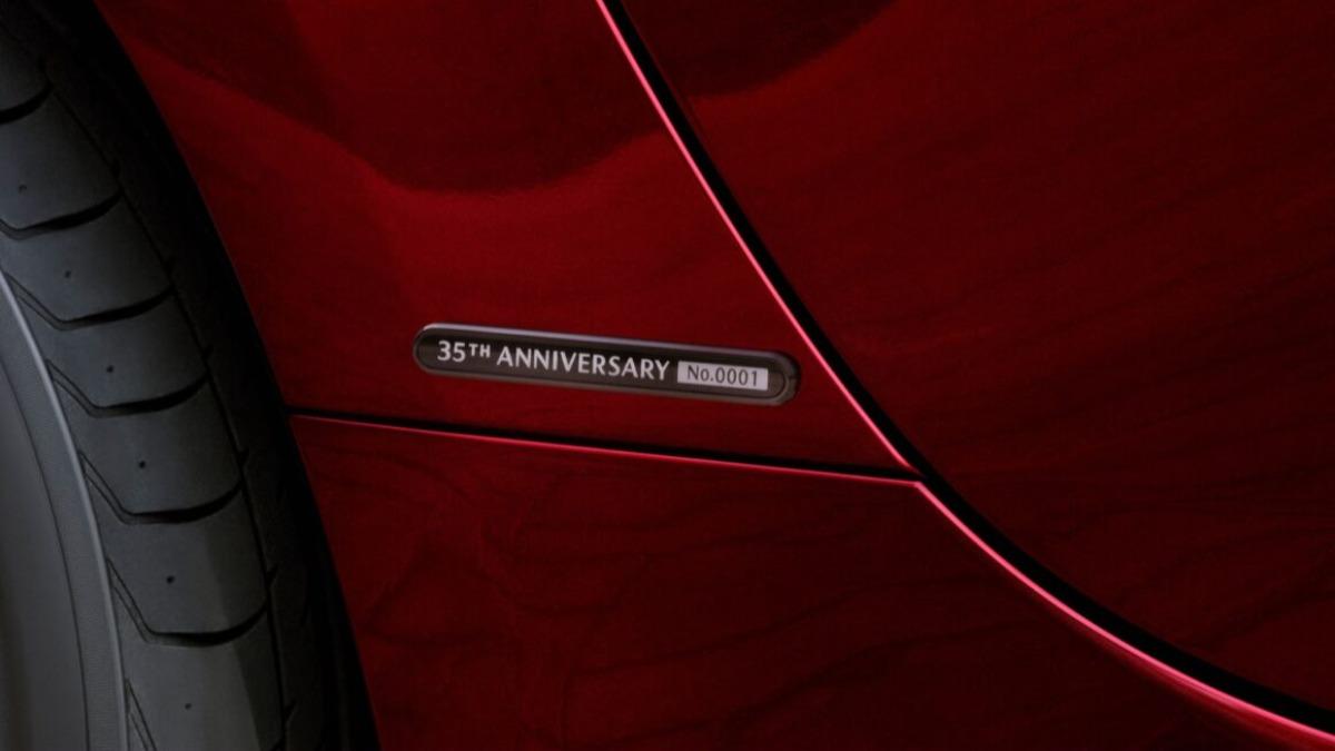 車身可見35週年特別版專屬編號。(圖/Mazda)
