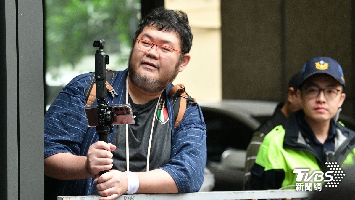 民眾黨號召遊行反霸凌 四叉貓現身嘆「被小草肢體和言語霸凌」