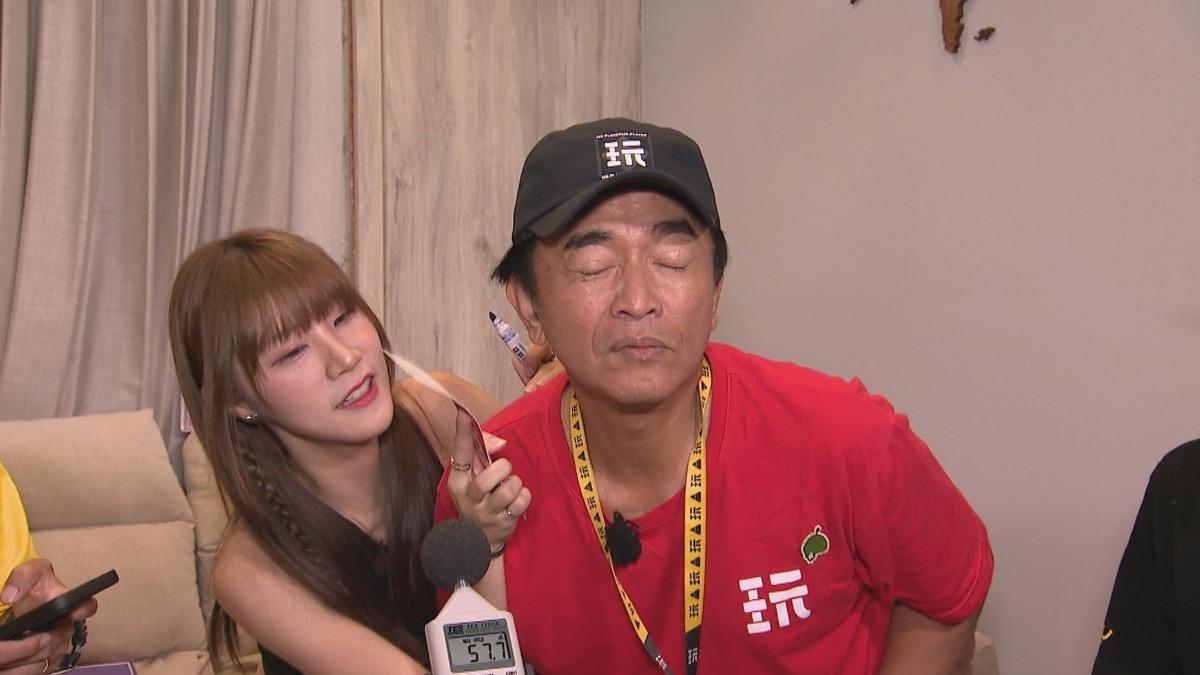 吳宗憲錄《綜藝玩很大》飛土耳其淪坐經濟艙! 慘遭KID無情譏笑