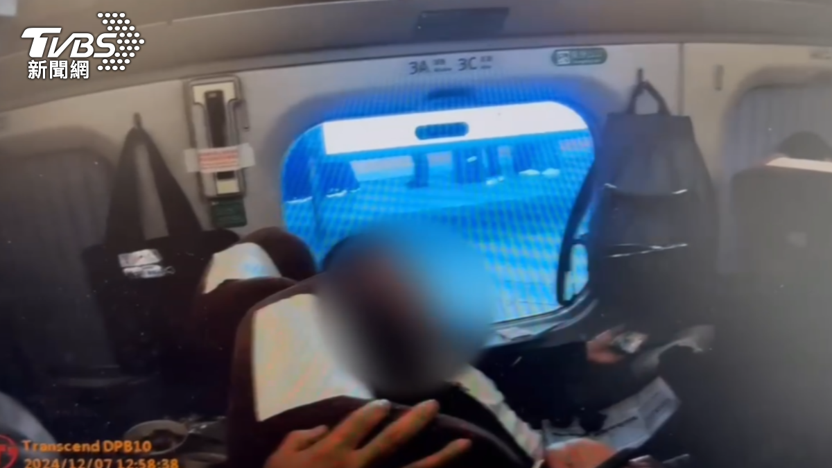 快訊/高鐵左營站「商務艙」驚傳亮刀 暴怒男見警秒繳械投降