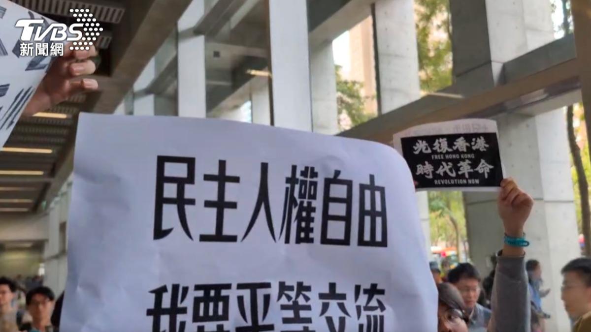 回顧文「支持兩岸學生交流」惹議 台大社科院學生會長遭連署罷免
