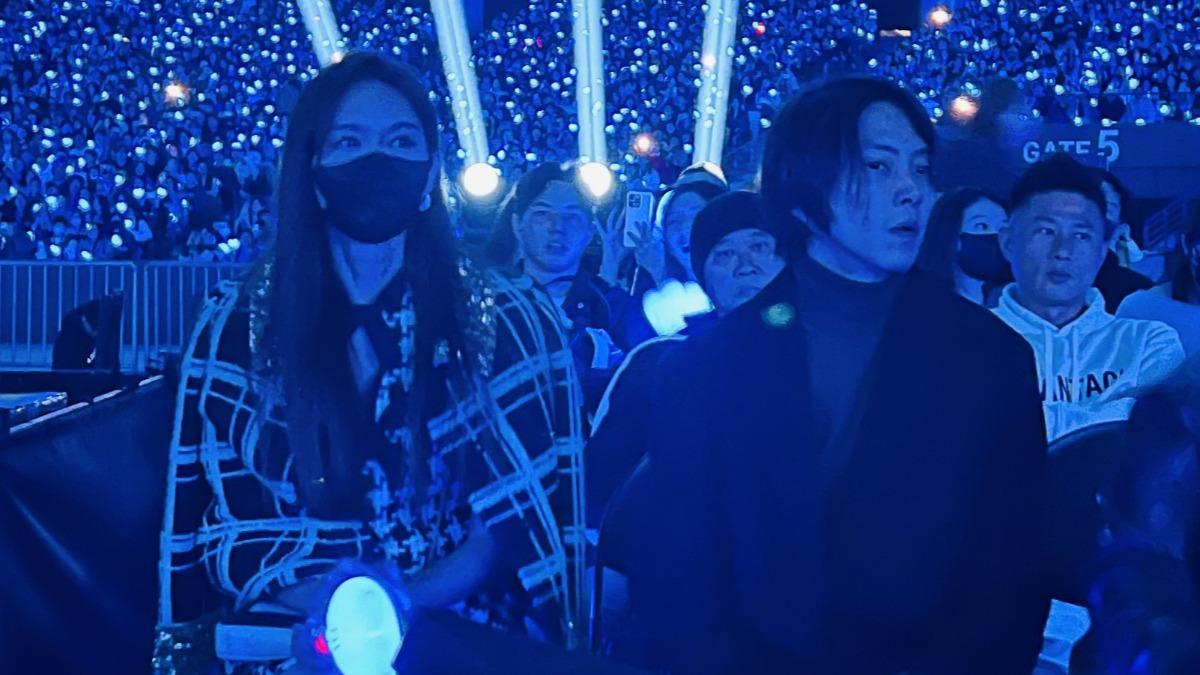 山下智久(右)和林志玲。(圖/讀者提供)