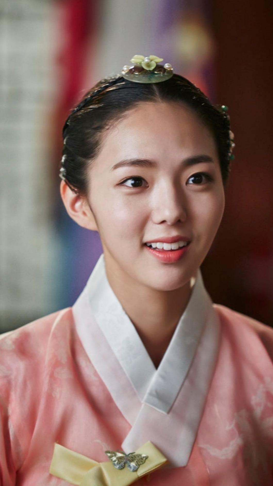 蔡秀彬古裝扮相也相當適合。(圖/取自KBS)