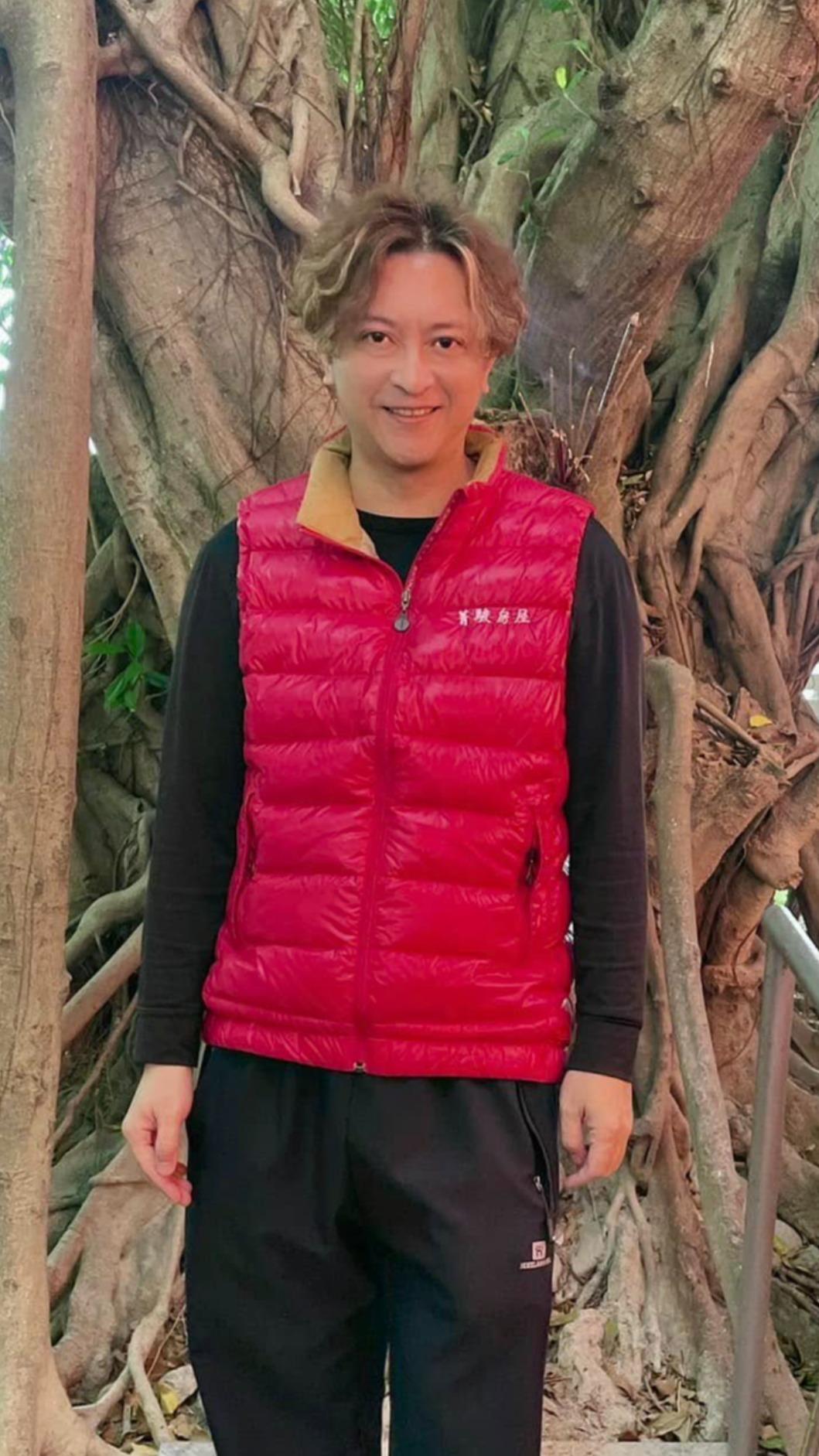 陳顯政現在是房仲大亨。(圖/華納音樂X寬宏藝術提供)