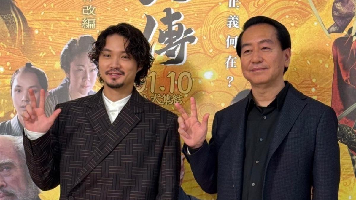 磯村勇斗羨慕許光漢騎車載妹! 挑戰台灣夾娃娃機驚呼:好像被騙