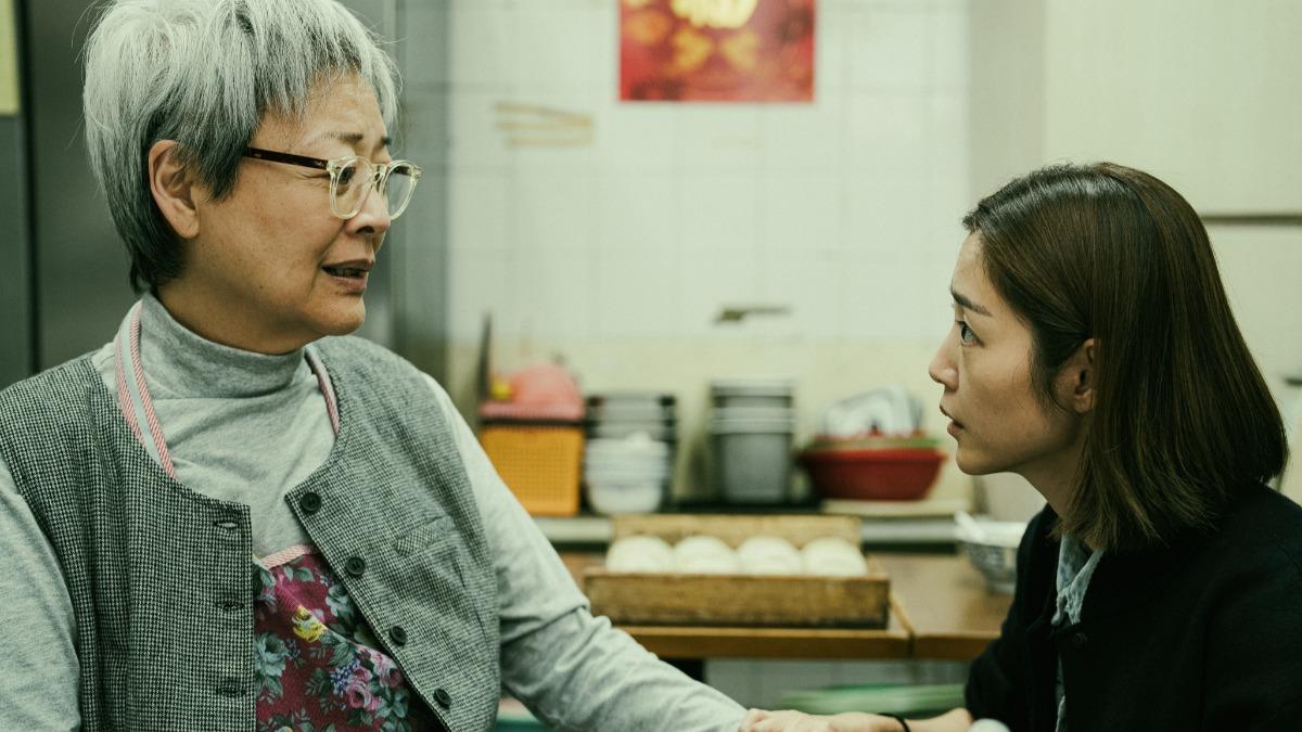 金燕玲驚喜客串《破.地獄》,與衛詩雅有動人互動。(圖/華映提供)
