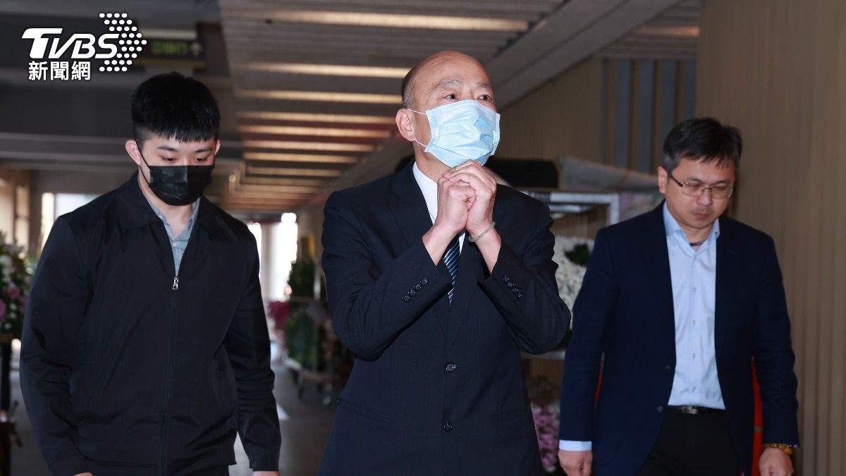 瓊瑤告別式/曾是頭號韓粉!助推動「愛情產業鏈」 立法院長韓國瑜到場致哀