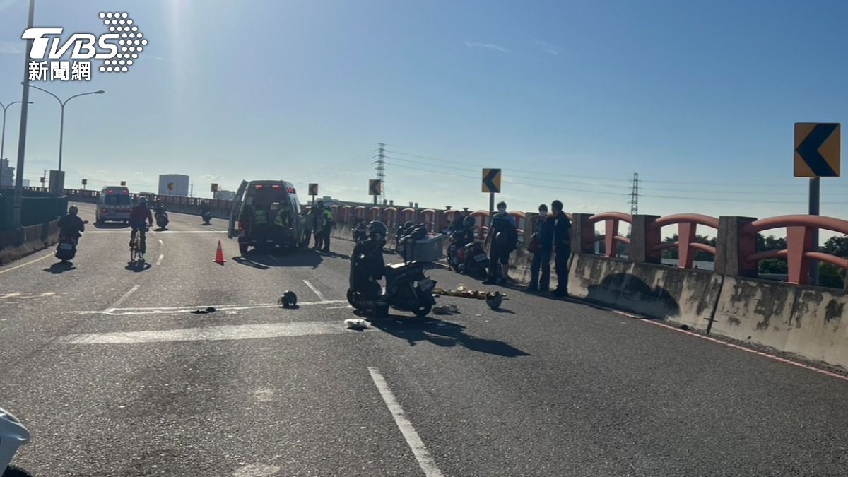 騎車上班疑恍神!台中交通要道6車追撞 2女骨折斷門牙