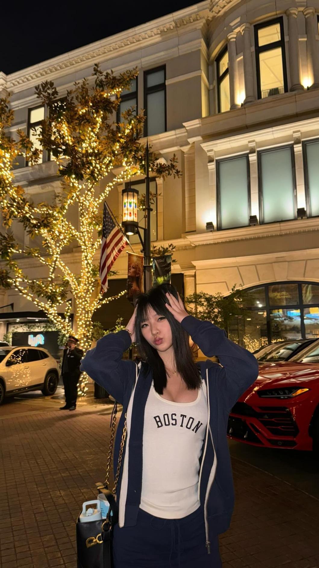 Elly分享多張美照。(圖/翻攝Elly Threads)