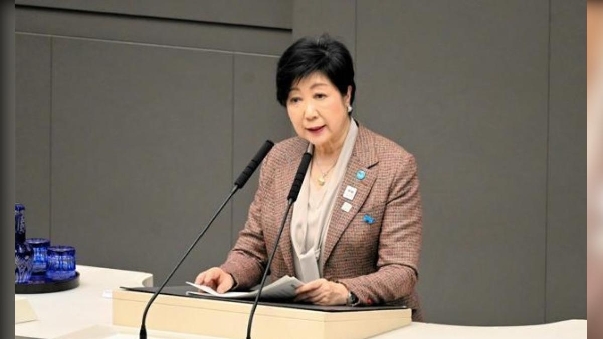 東京都知事小池百合子祭出「第一胎免費托育」的福利政策。（圖／翻攝自NHK）